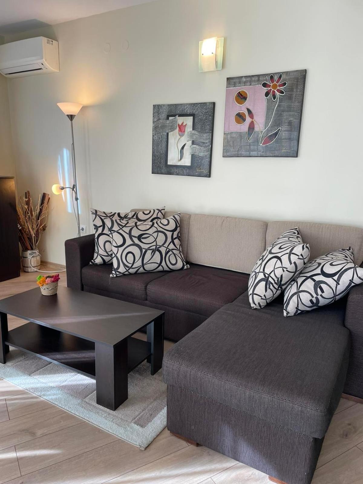 Apartament Ivanovi 119 Burgas Esterno foto